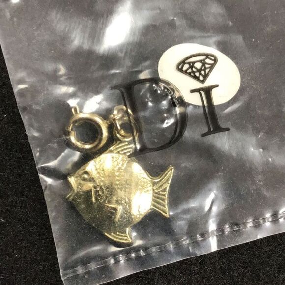 Charm, goldfish by Dimond international - Picture 1 of 1